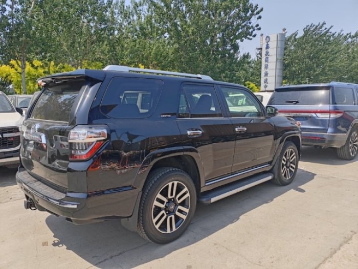 4Runner超霸 2023款 4.0L LTD 7座 加规