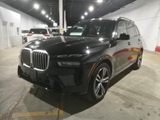 宝马X7  23款 xDrive40i M运动 卓越豪华 加规