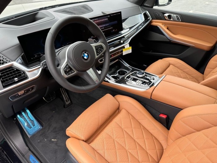 宝马X7 2024款 xDrive40i M运动Pro 行政包 气候舒适包 美规