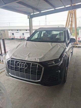 奥迪Q7  23款 3.0T 7座 标准 欧规