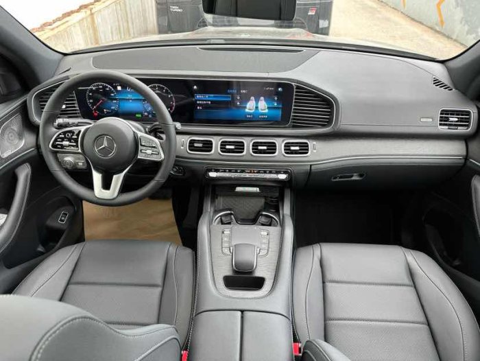 奔驰GLE450 2023款 GLE450 5座 豪华包 运动包 智能驾驶包 舒适包 加规
