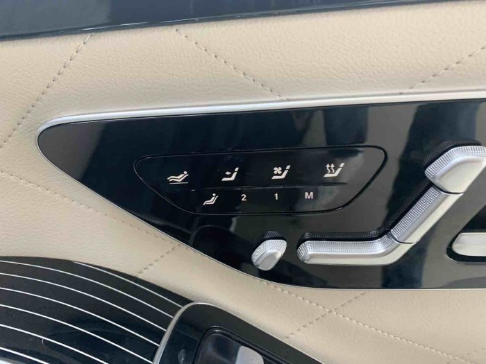 奔驰S级 2022款 S500 长轴 四驱 加规