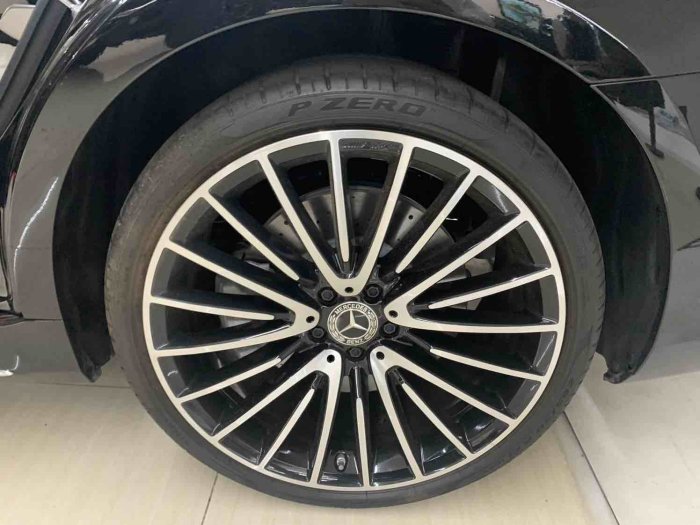 奔驰S级 2022款 S500 长轴 四驱 加规