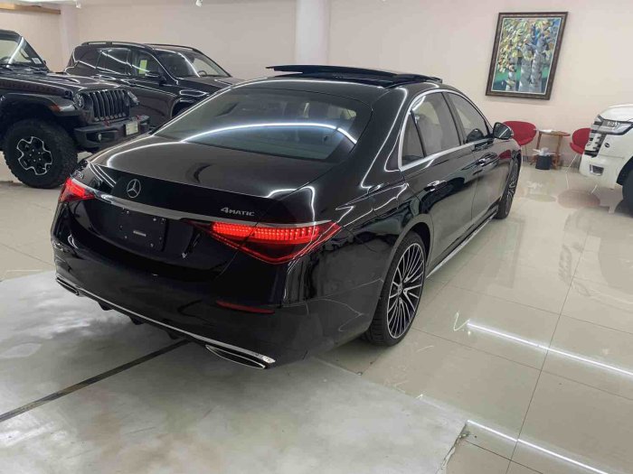 奔驰S级 2022款 S500 长轴 四驱 加规