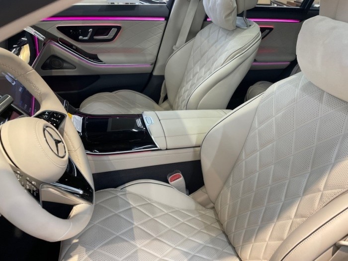 奔驰S级 2023款 S500 四驱 长轴 美规