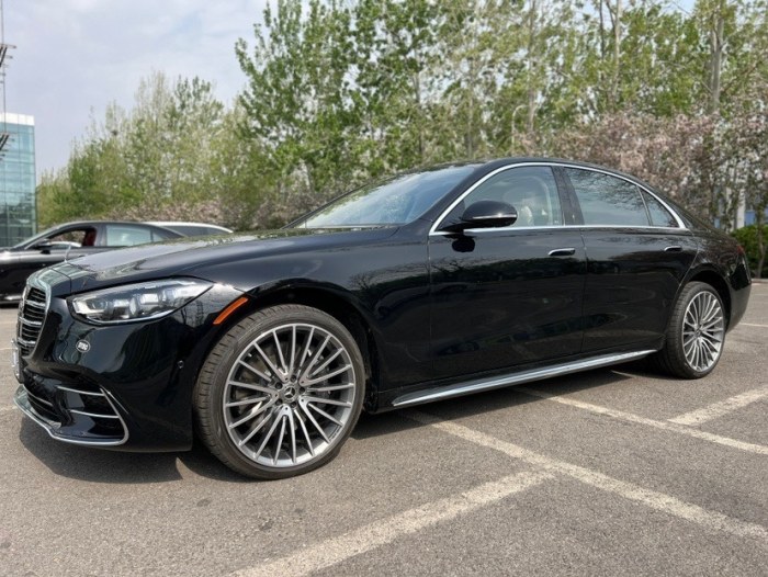 奔驰S级 2023款 S500 四驱 长轴 美规