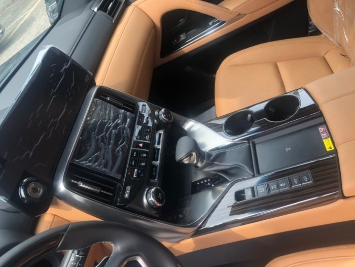 雷克萨斯LX600 2023款 LX600 7座 Signature签名版 中东