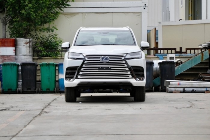 雷克萨斯LX600 2023款 LX600 7座 Signature签名版 中东