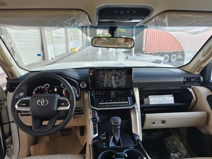 酷路泽4000 2023款 4.0L GX-R 八气 中东