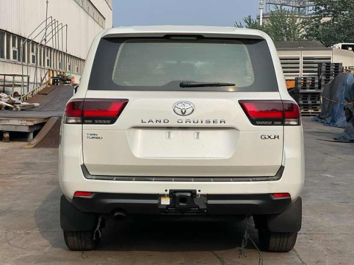 酷路泽3500 2022款 3.5T GX-R 中东