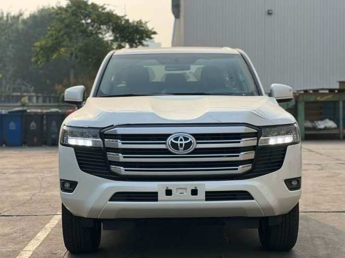 酷路泽3500 2022款 3.5T GX-R 中东
