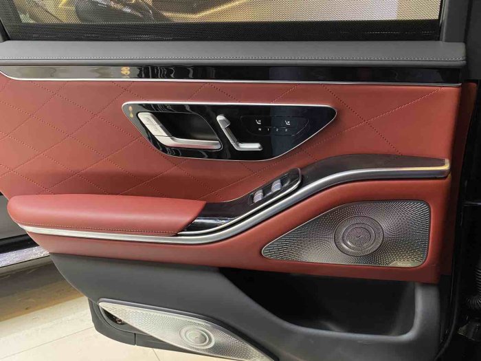 奔驰S级 2023款 S500 四驱 长轴 AMG 温暖舒适包 美规