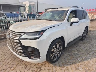 雷克萨斯LX600  23款 LX600 7座 Luxury豪华 加规