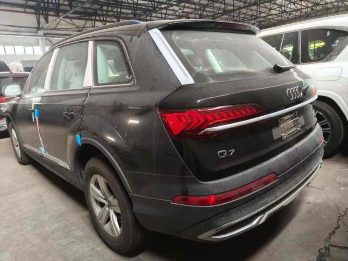 奥迪Q7 2023款 3.0T 标准型 欧规