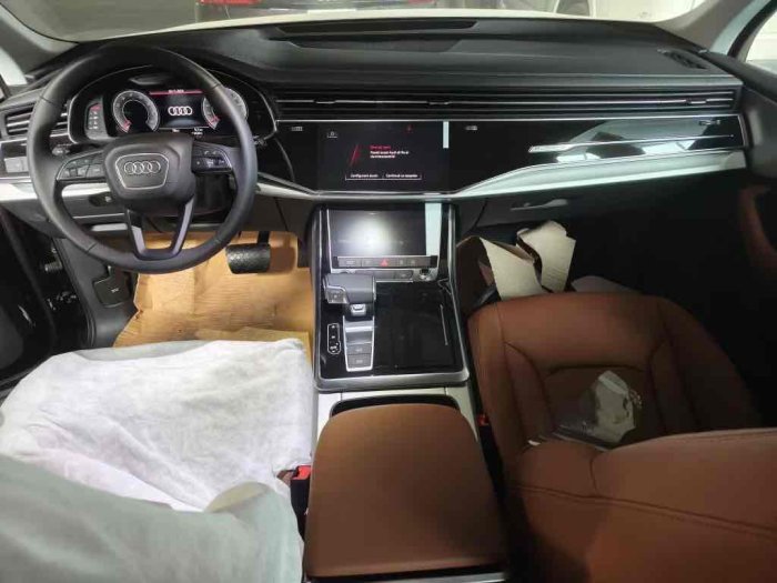奥迪Q7 2023款 3.0T 标准型 欧规