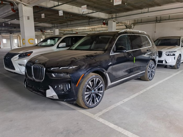 宝马X7 2024款 xDrive40i 豪华包 停辅包 美规