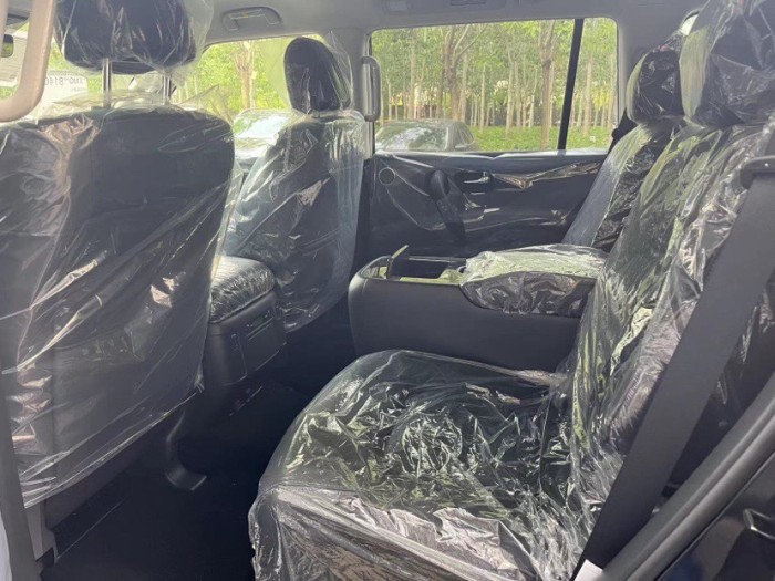 Armada 2022款 5.6L SV 美规