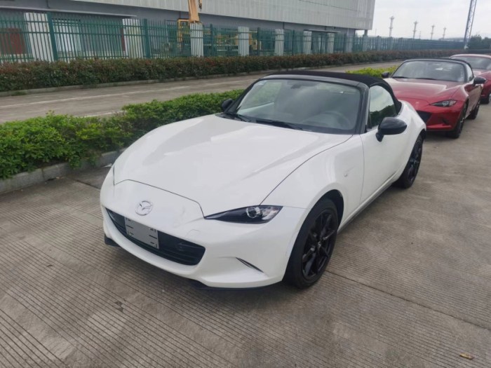 马自达MX-5 2023款 2.0L 手动 软顶敞篷墨规