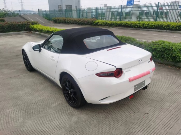 马自达MX-5 2023款 2.0L 手动 软顶敞篷墨规