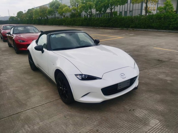 马自达MX-5 2023款 2.0L 手动 软顶敞篷墨规