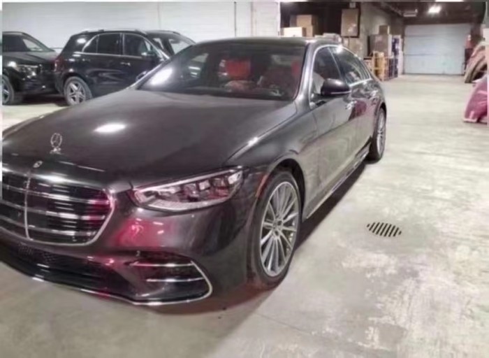 奔驰S级 2022款 S500 长轴 四驱 加规