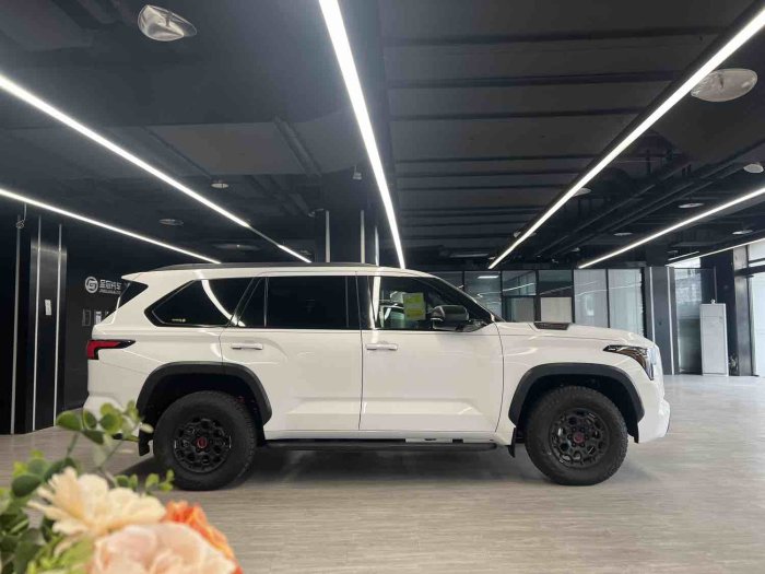 红杉 2023款 3.5T 混动 四驱 TRD Pro 美规