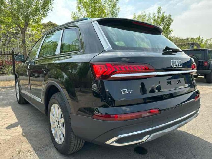 奥迪Q7 2023款 2.0T 标准型 欧规