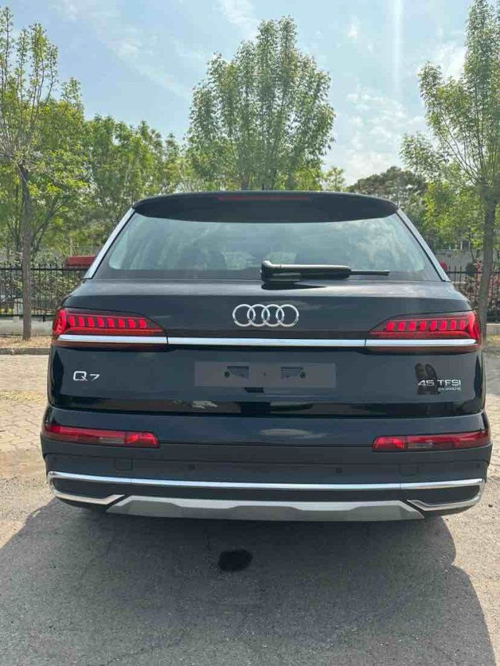 奥迪Q7 2023款 2.0T 标准型 欧规