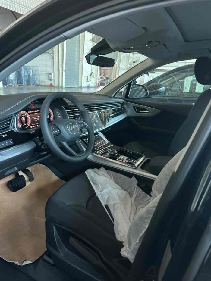 奥迪Q7 2023款 2.0T 标准型 欧规