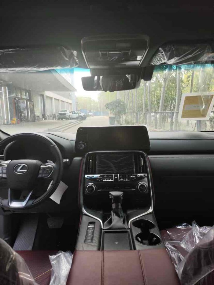雷克萨斯LX600 2022款 LX600 7座 Signature签名版 中东