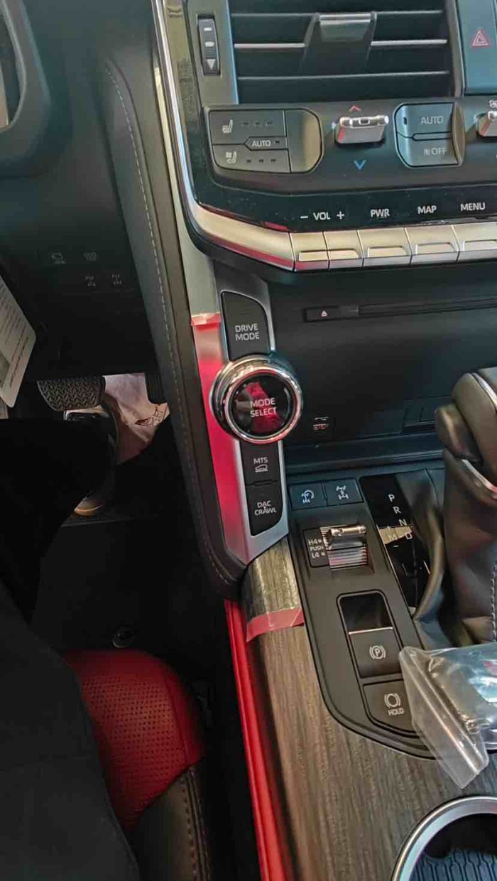 酷路泽3500 2023款 3.5T GR-Sport 天窗 抬显 后娱 雷测 中东