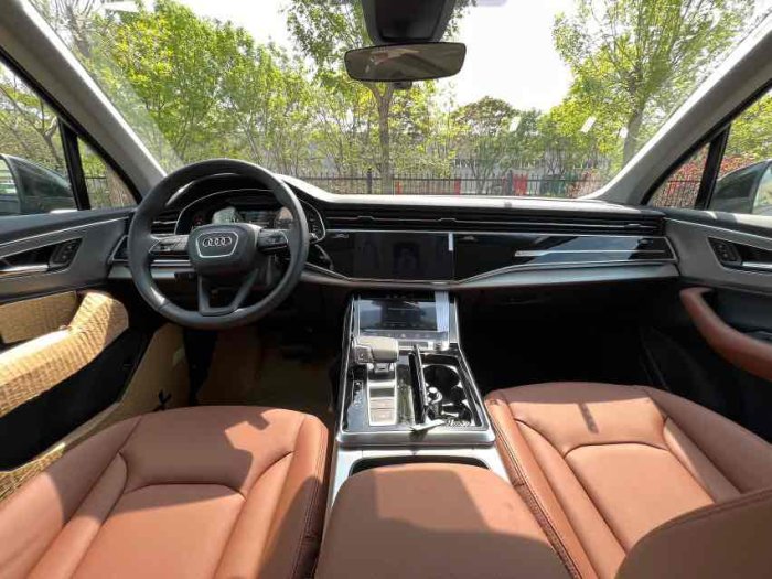 奥迪Q7 2023款 2.0T 标准型 欧规