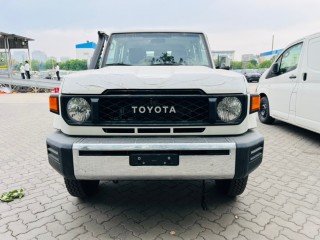 酷路泽LC76  20款 4.5T LC76 柴油 标准 中东