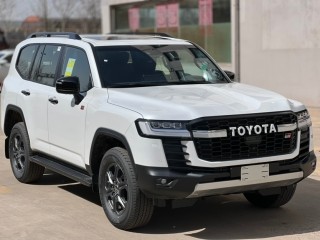 酷路泽3300  23款 3.3T GR-Sport 中东