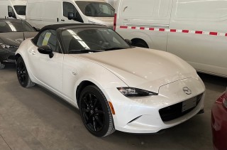 马自达MX-5  23款 2.0L 手动 软顶敞篷墨规