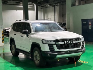 酷路泽3300  23款 3.3T GR-Sport 中东