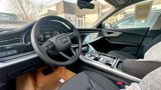 奥迪Q8  23款 3.0T 标准型 欧规
